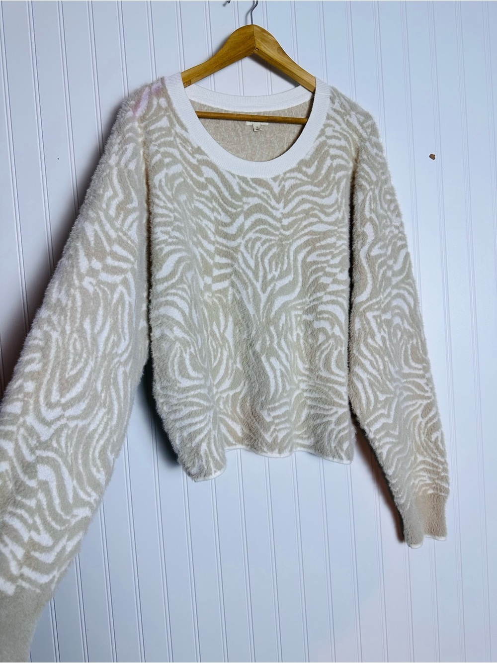Anthropologie Pilcro Animal Eyelash Sweater Crew Neck XL Neutral Motif colorway - Picture 6 of 10